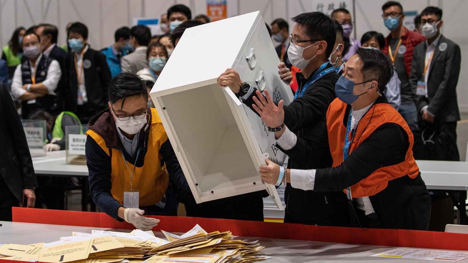 Cuento de votos manuales en Taiwán