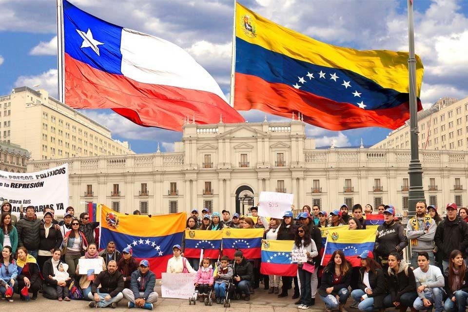 Venezolanos en Chile llevan Agua