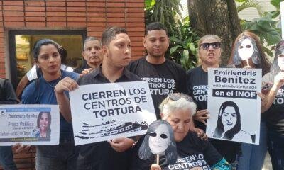 Protestas en la embajada de España por rocio san miguel